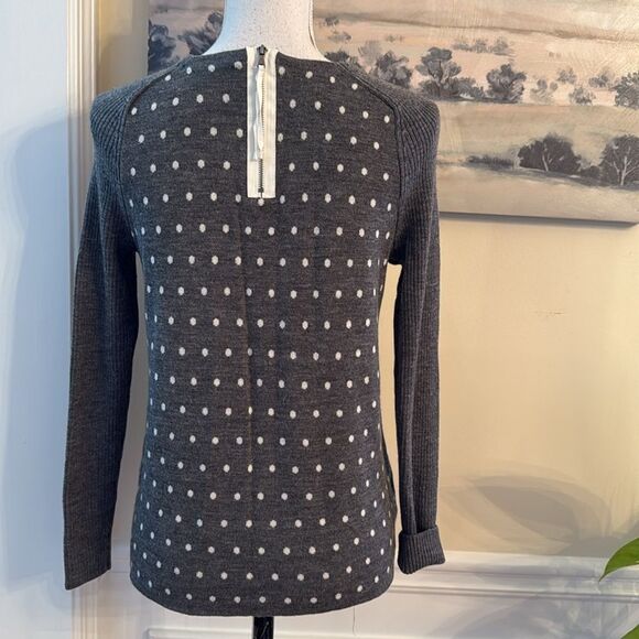 Super Cute Loft Sweater - Picture 4 of 8